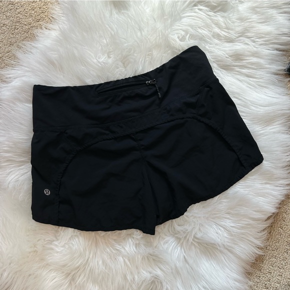 Lululemon Speed Up Black Shorts (Size 8) Tag - Picture 8 of 9